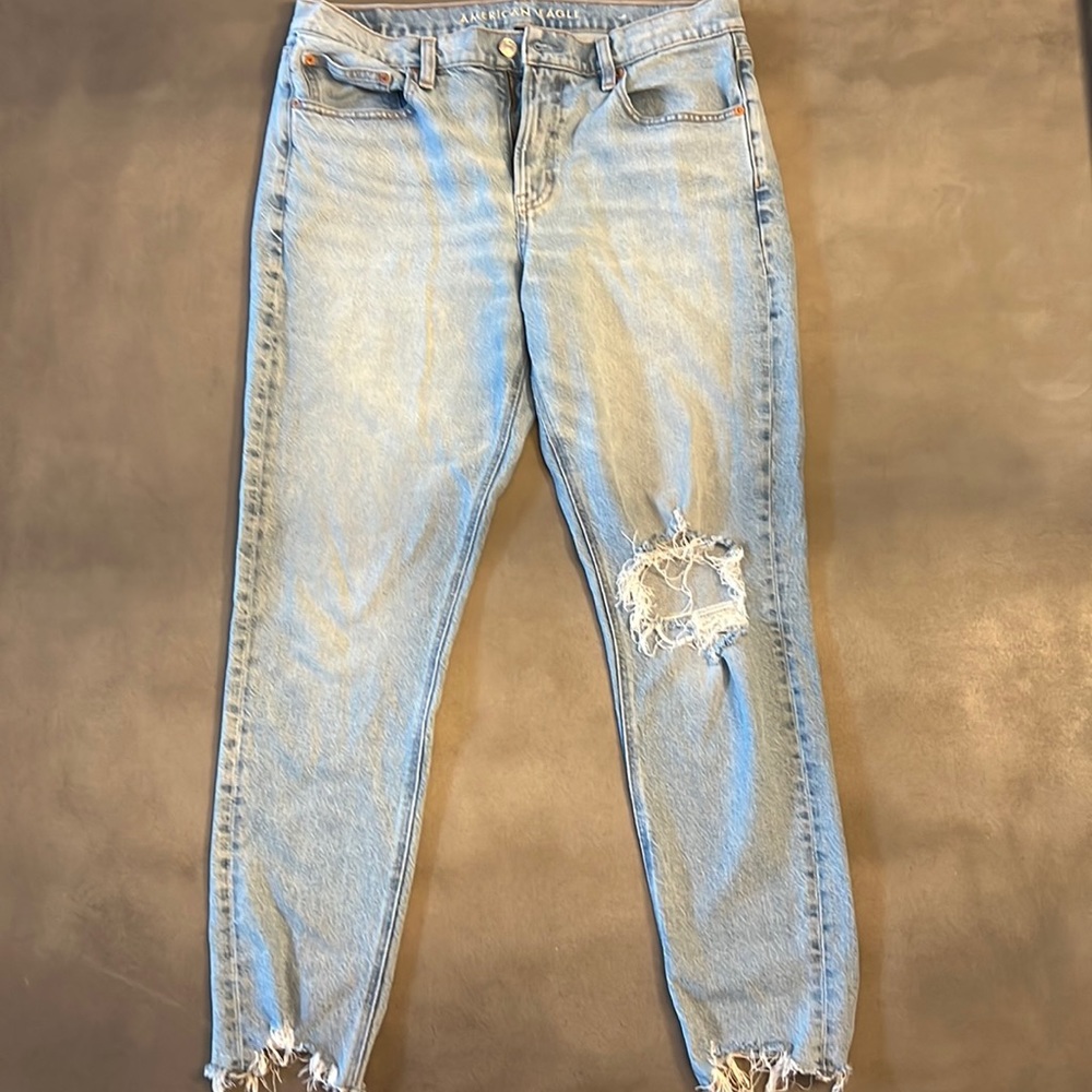 American Eagle 90’s Skinny Distressed Jeans | Size 12